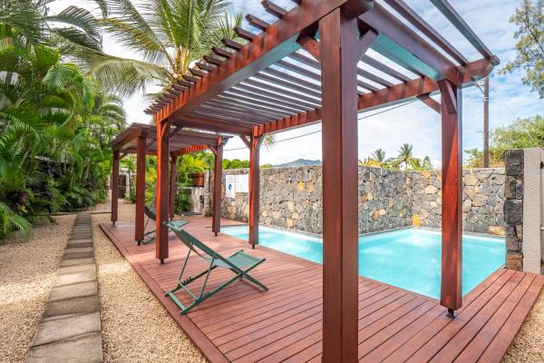 Renovated 3-bedroom apartment for rent in La Preneuse - photo 4
