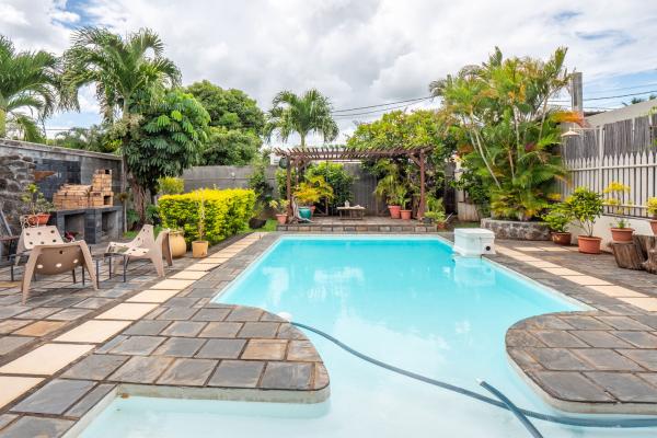 Maison familiale avec dépendance et piscine à vendre à Tamarin - photo 2