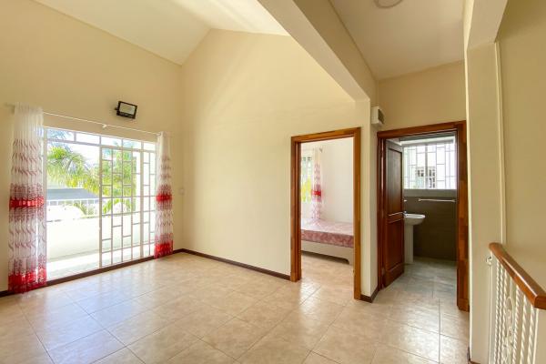 Villa meublée à louer à Péreybère avec 5 chambres et piscine privée - photo 6