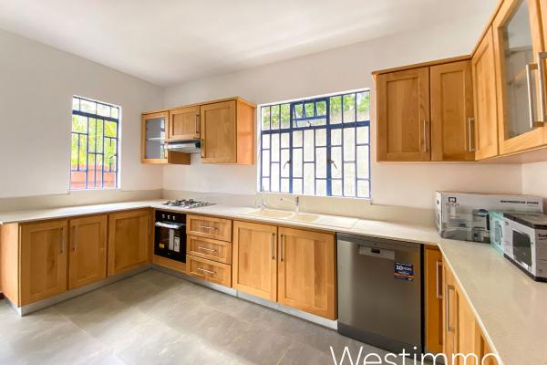 Villa meublée à louer à Péreybère avec 5 chambres et piscine privée - photo 2