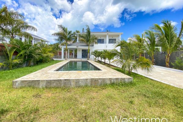 Villa meublée à louer à Péreybère avec 5 chambres et piscine privée - photo 1
