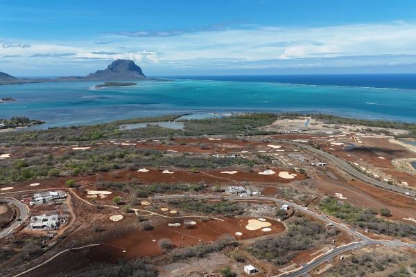 Terrain à vendre de 1 640 m² à Rivière Noire, accessible aux non-Mauriciens - photo 6