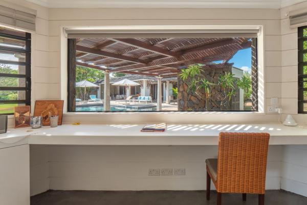 Villa de prestige 5 chambres sur un domaine golfique à Tamarin - photo 3