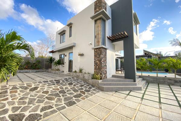 Superbe Maison Moderne à Louer au Cœur de Grand Baie