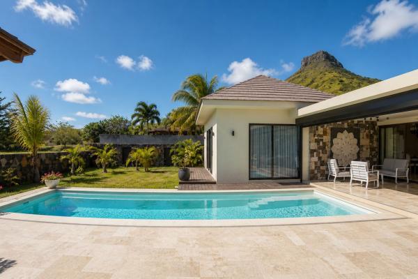 westimmovillaforrentwithpoolclosebeach 1