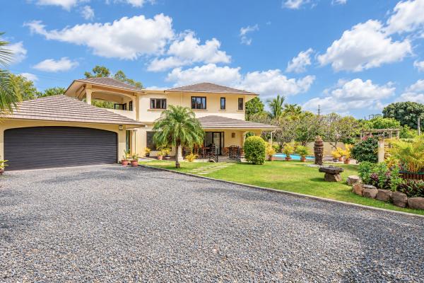 4-bedroom family villa with pool in Black River - photo 5
