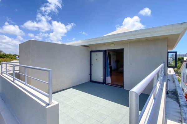 Location long terme Studio meublé avec terrasse et vue mer à louer à Grand Gaube, île Maurice