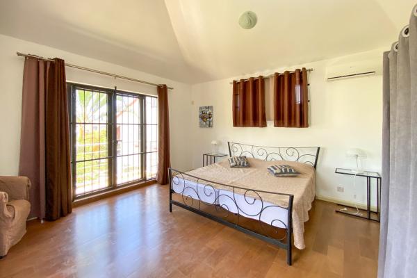 maison a louer a la gaulette avec piscine24